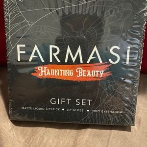 Farmasi Haunting Beauty set